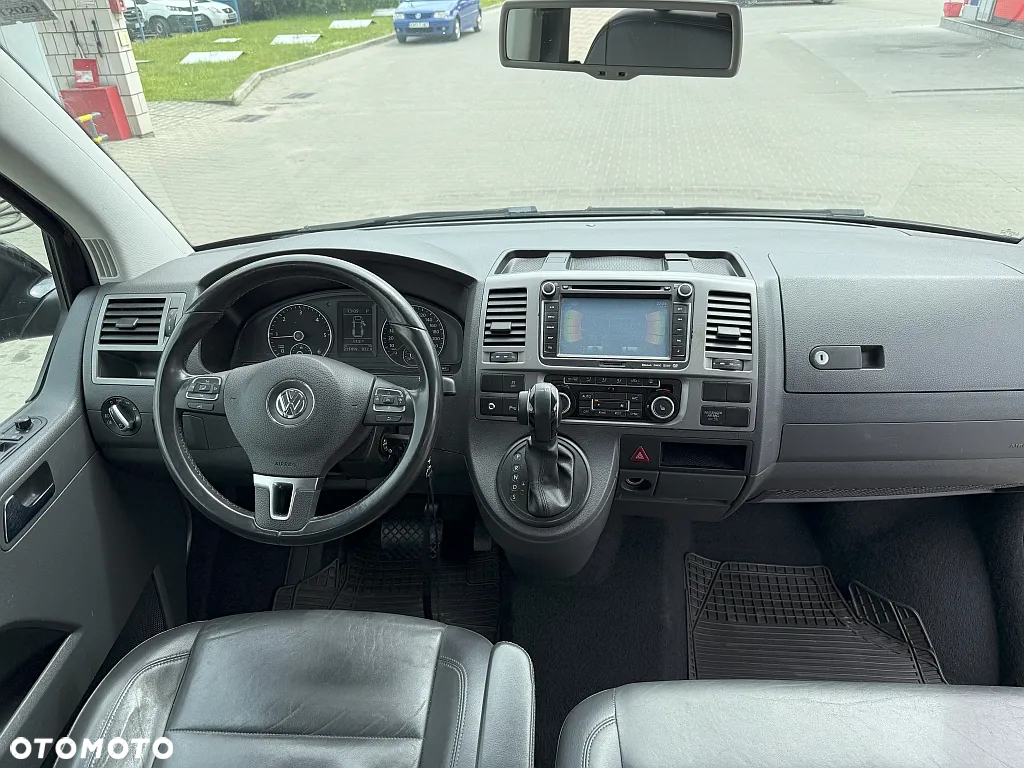 Volkswagen Caravelle - 9