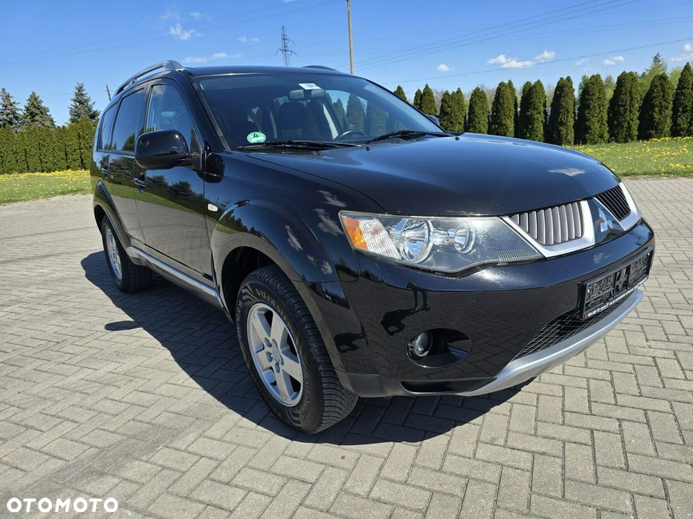 Mitsubishi Outlander - 2