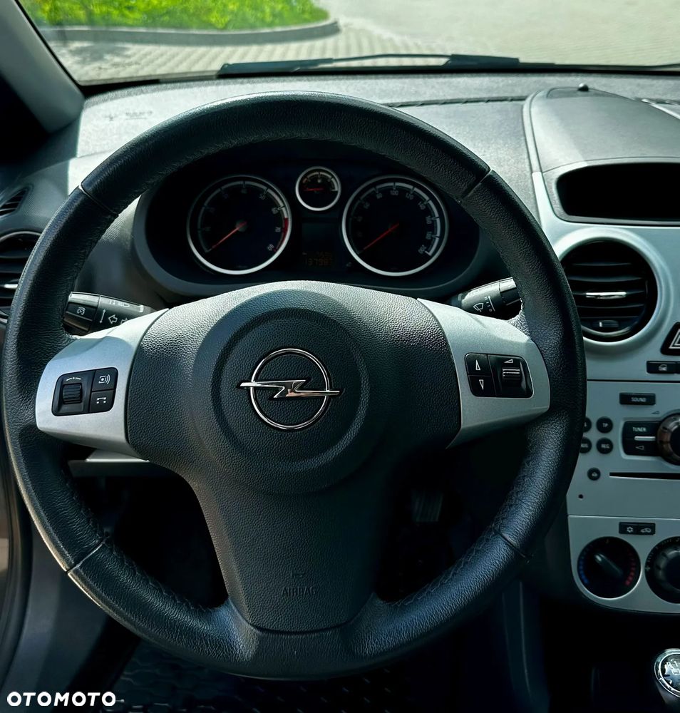Opel Corsa 1.4 16V Active - 11