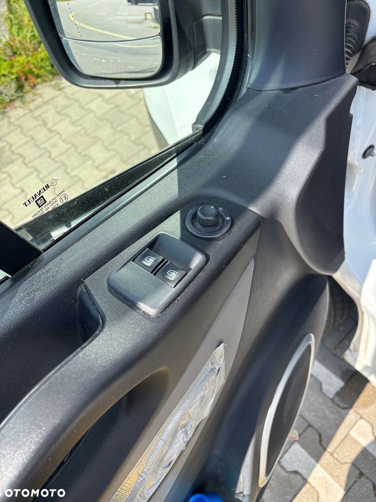 Renault Trafic - 18