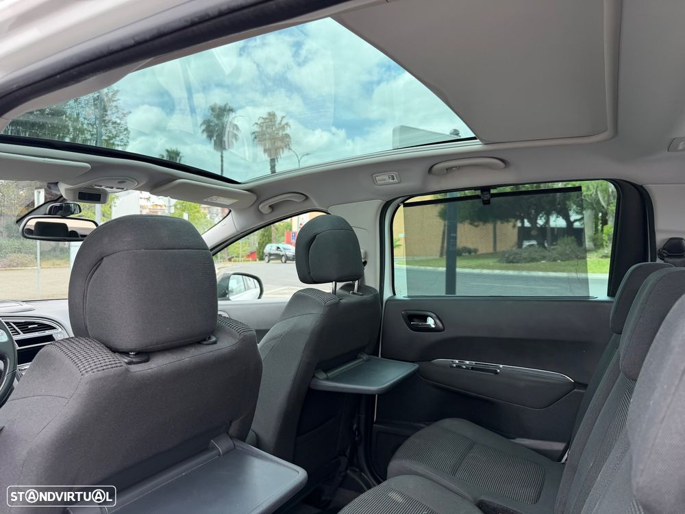 Peugeot 5008 1.6 BlueHDi Style EAT6 - 19