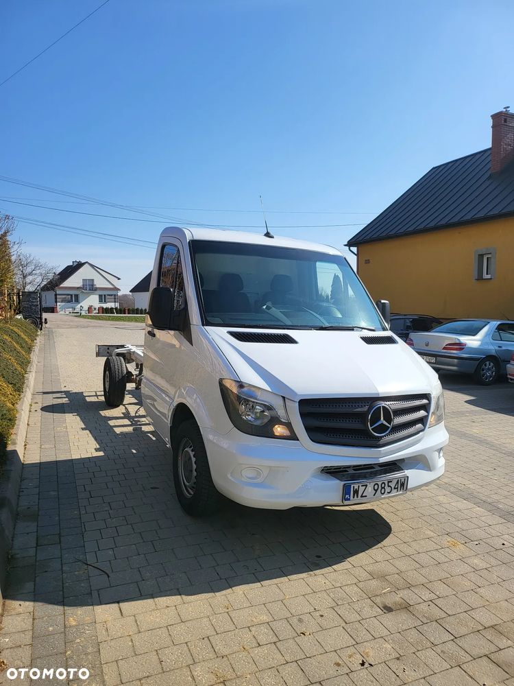 Mercedes-Benz Sprinter kontener windą - 2