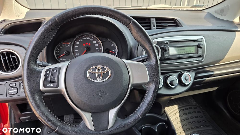 Toyota Yaris 1.0 Sol - 10