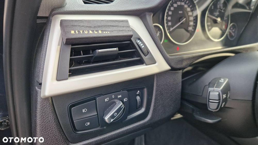 BMW Seria 3 320d Efficient Dynamic Edition - 14