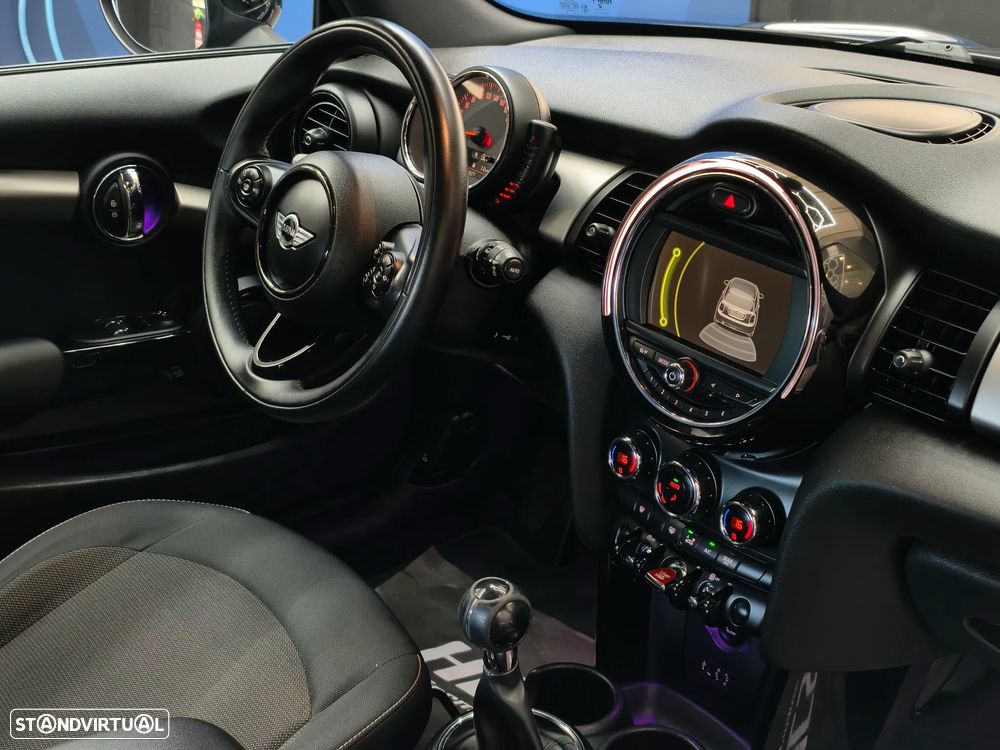 MINI 3 Portas One D - 10