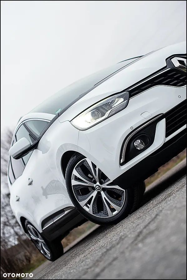 Renault Grand Scenic - 16