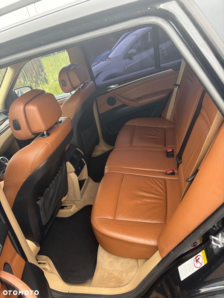 BMW X5 4.8i xDrive - 6