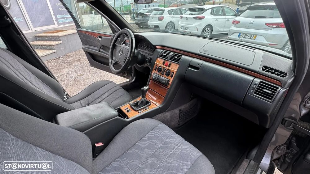 Mercedes-Benz E 220 CDI Classic - 18