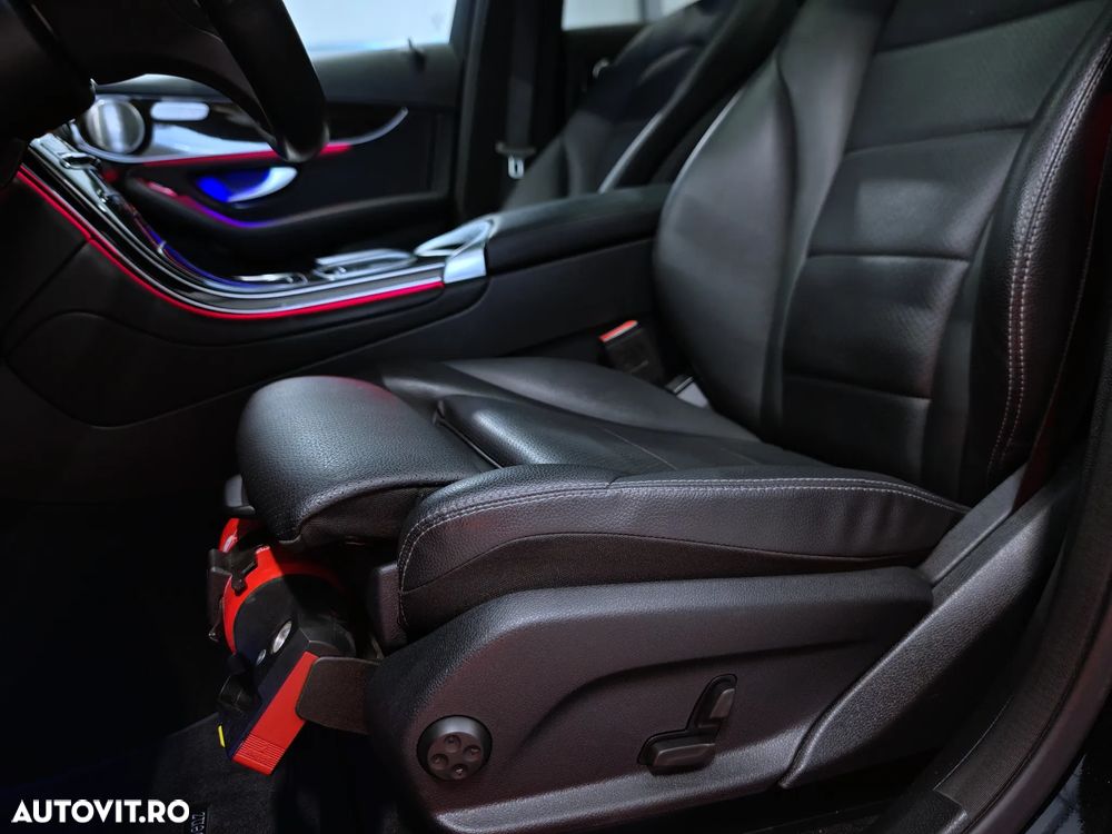 Mercedes-Benz GLC 300 e 4MATIC - 29