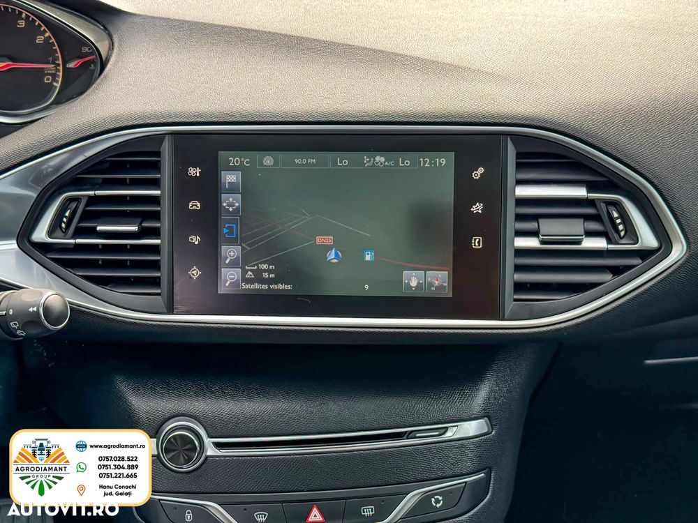 Peugeot 308 - 8