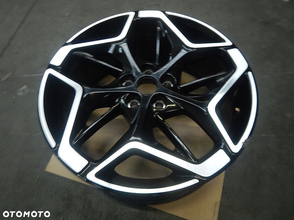 felga aluminiowa ford kuga mk3 r19" 7.5j 5x108 et50 pv4c-1007-h2a - 7