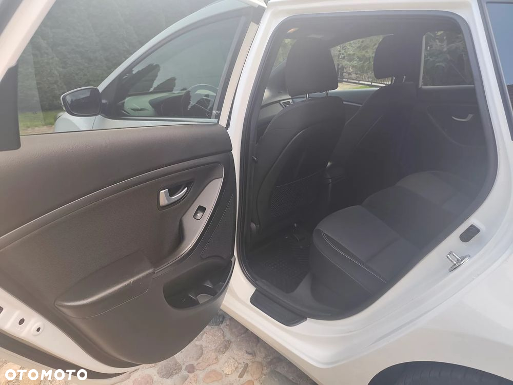 Hyundai i30 1.6 CRDi BlueDrive Go - 10