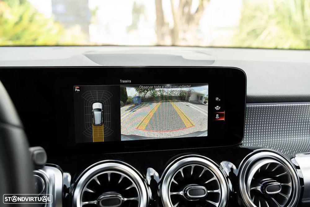 Mercedes-Benz EQB - 13