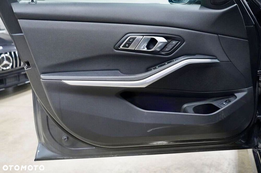 BMW Seria 3 - 10