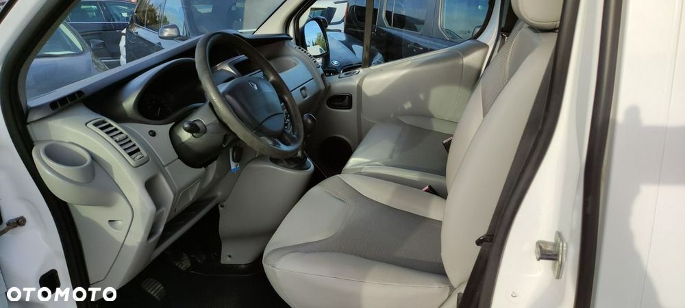 Renault Trafic - 21