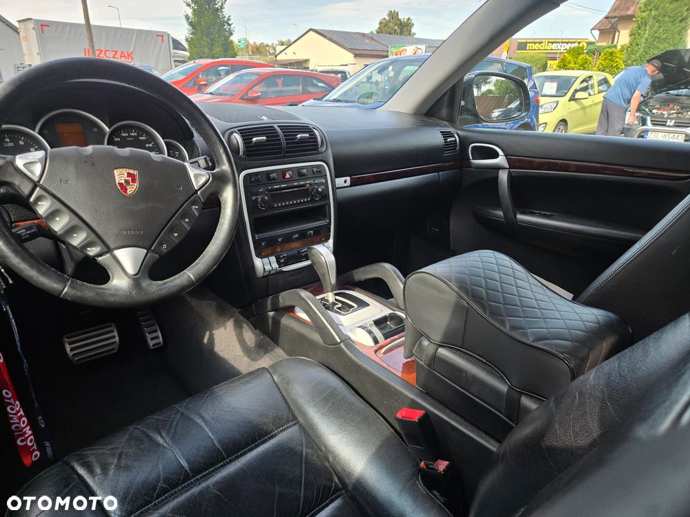 Porsche Cayenne - 12