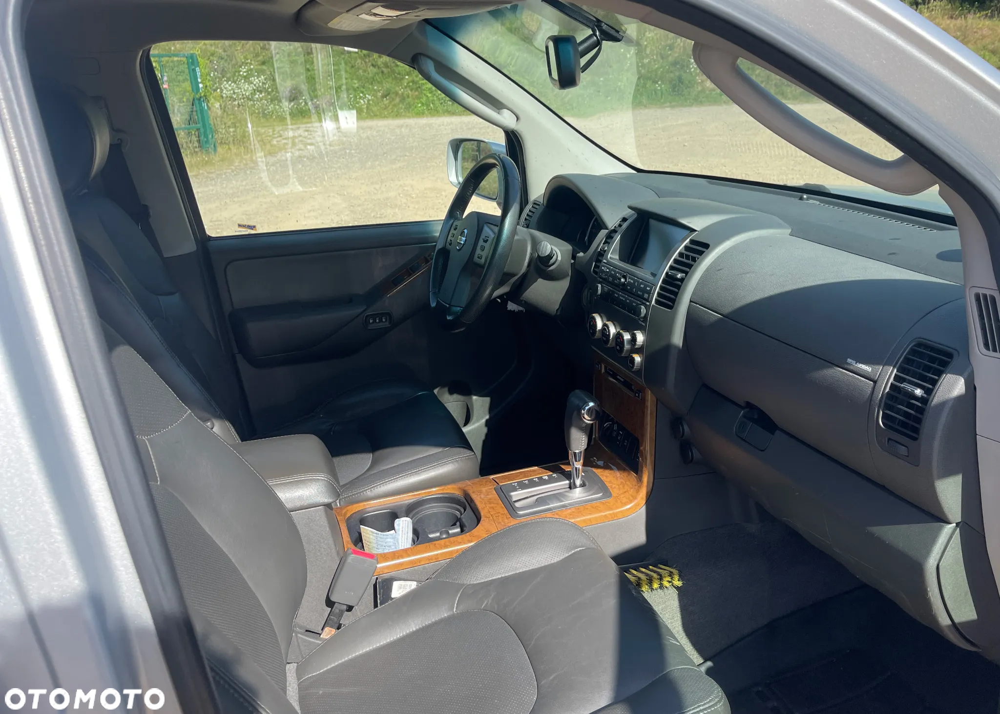 Nissan Pathfinder 4.0 V6 LE - 13