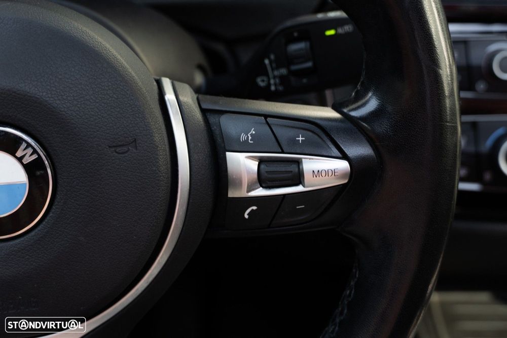 BMW 330 e iPerformance Pack M - 33