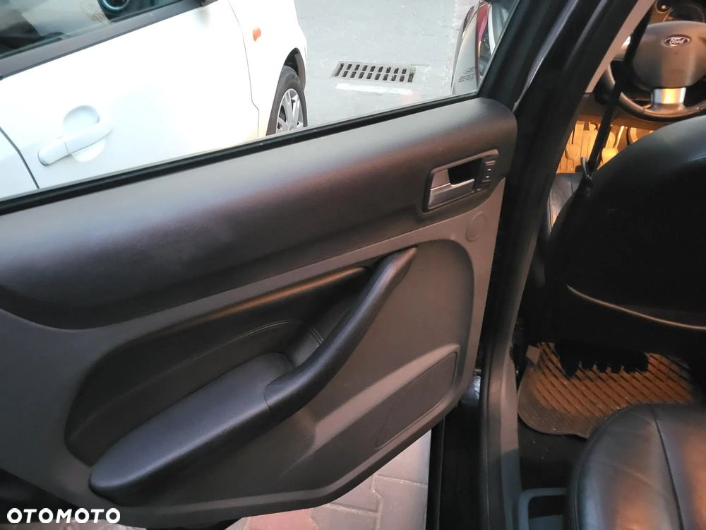 Ford Focus 2.0 TDCi DPF Titanium - 25