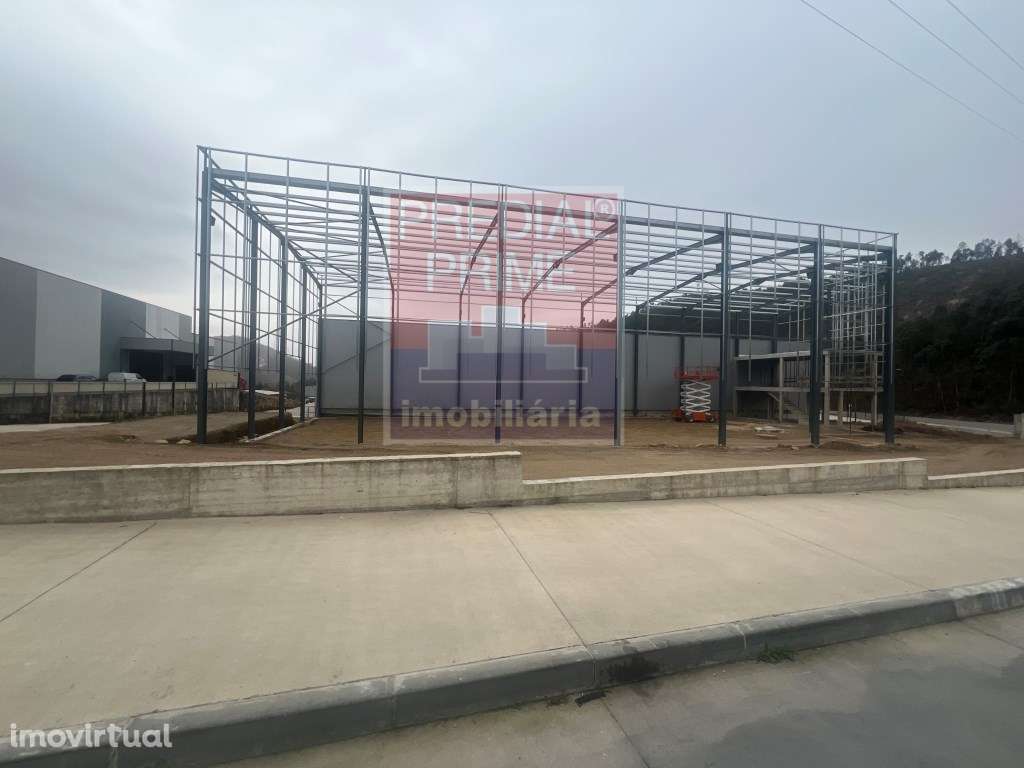 PAVILHÃO EM CARREGOSA - OLIVEIRA DE AZEMEIS - Grande imagem: 2/4