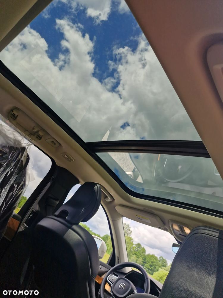 Volvo XC 90 - 8