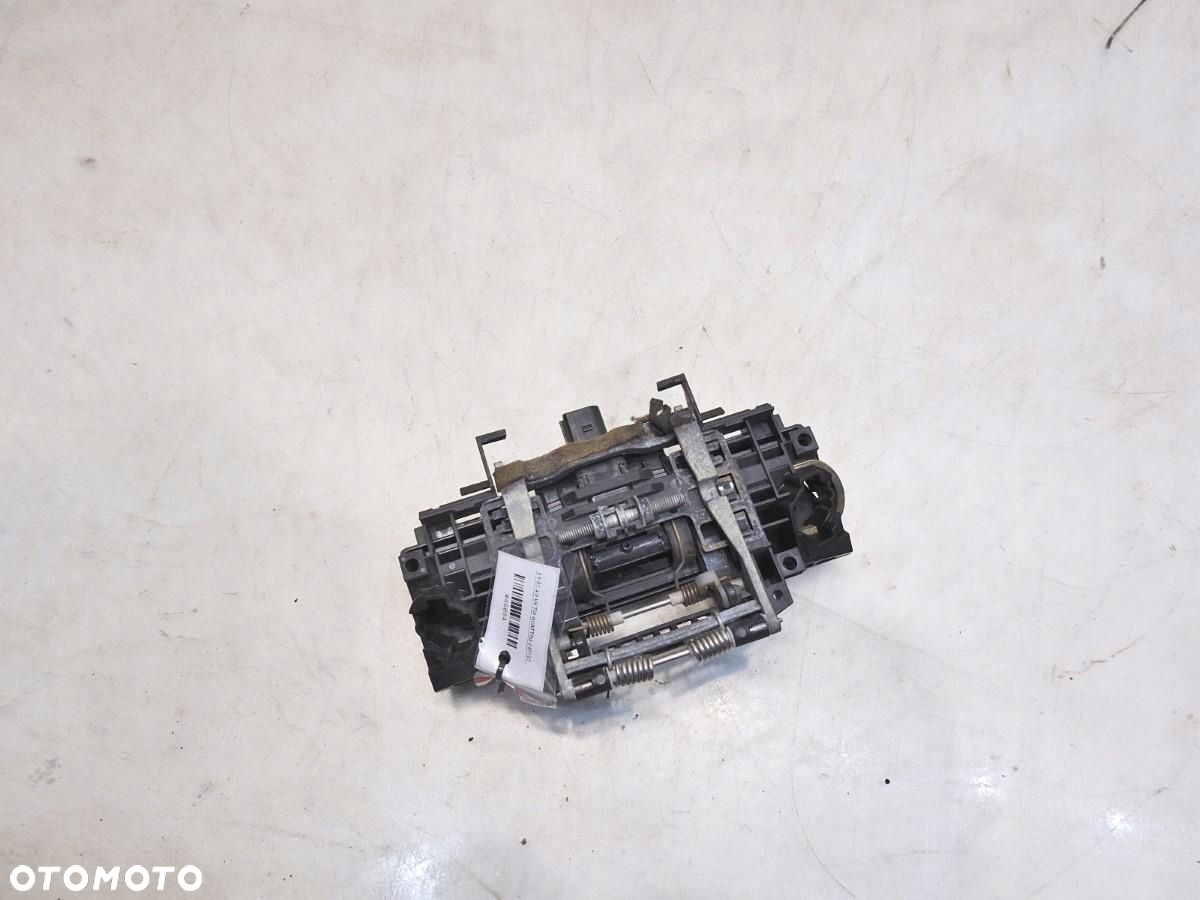 KLAMKA DRZWI LEWY PRZÓD LZ9W AUDI A8 D3 4E0949137 - 3