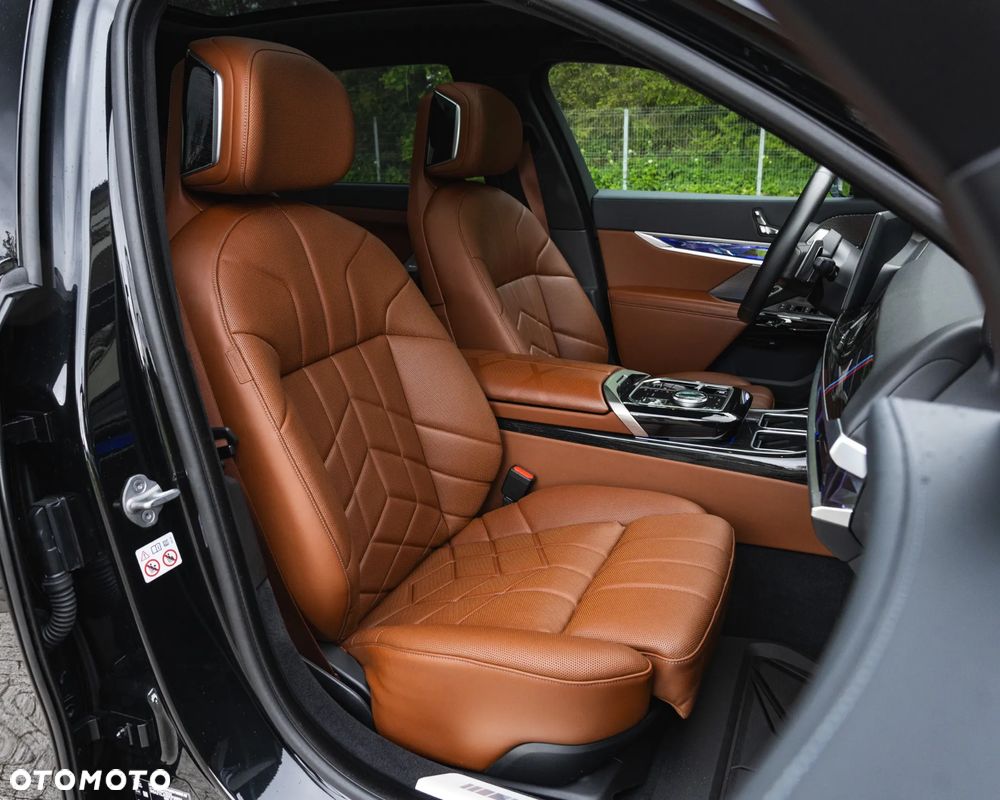 BMW Seria 7 - 17