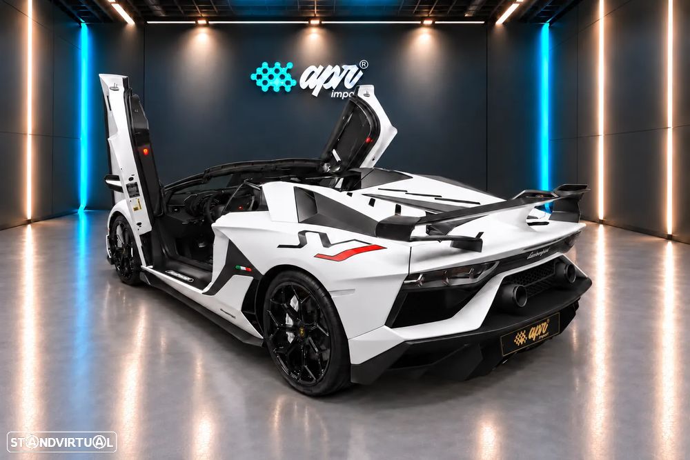 Lamborghini Aventador - 33
