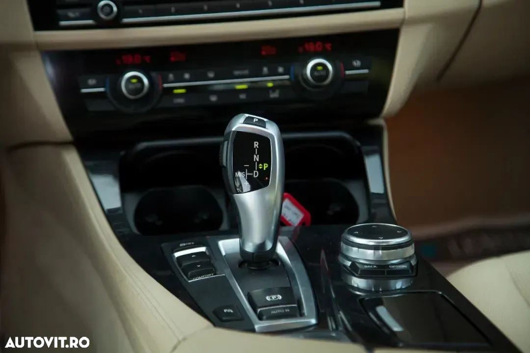 BMW Seria 5 520d AT - 17
