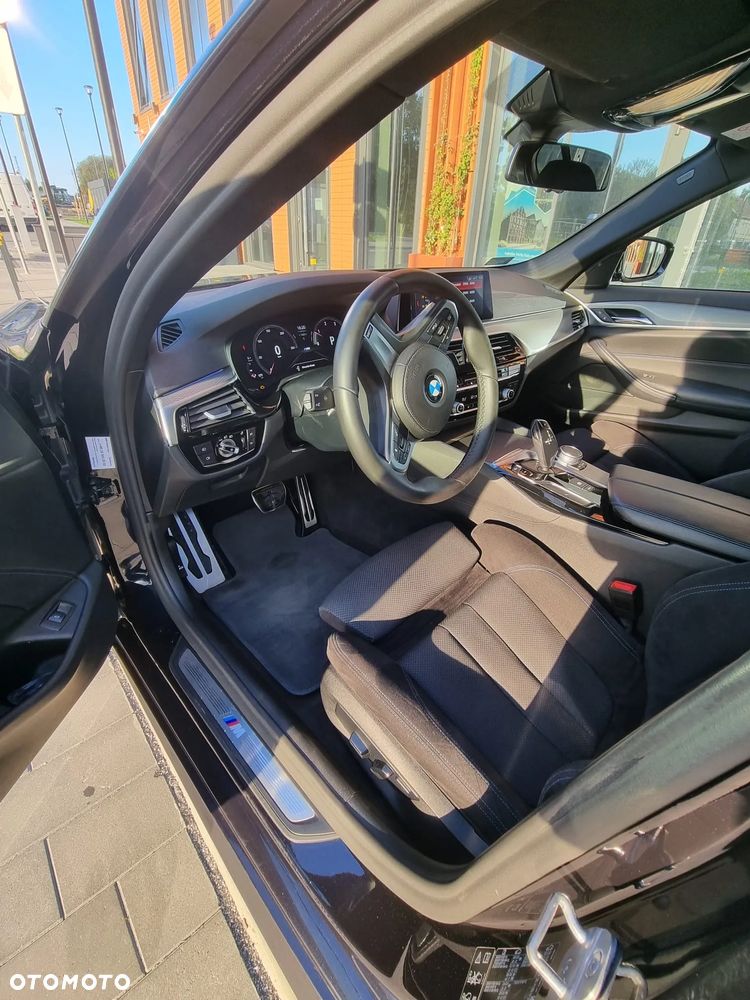 BMW Seria 5 520d M Sport - 7