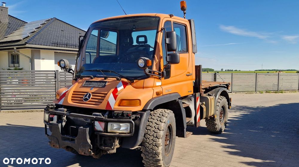 Mercedes-Benz Unimog - 1