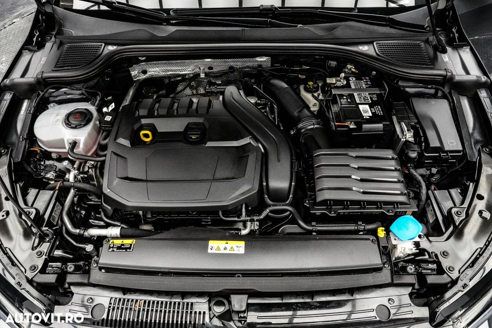 Volkswagen Golf 1.5 eTSI ACT DSG MHEV Style - 31