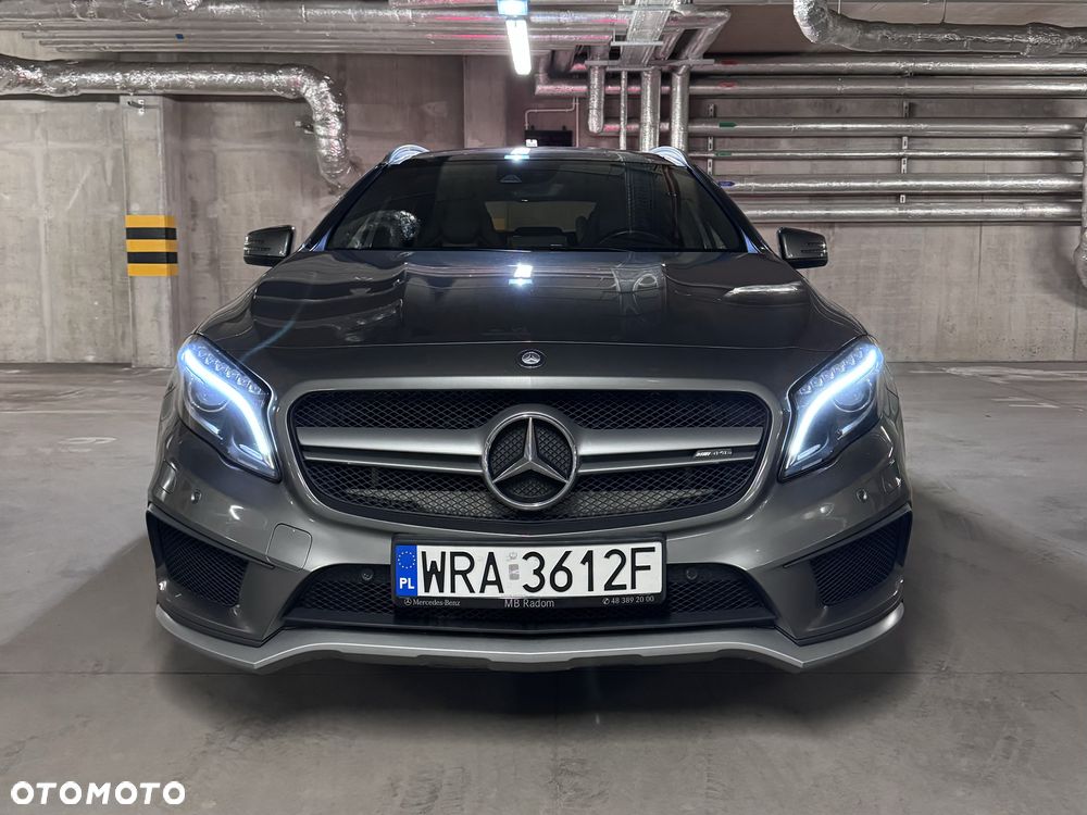 Mercedes-Benz GLA - 2