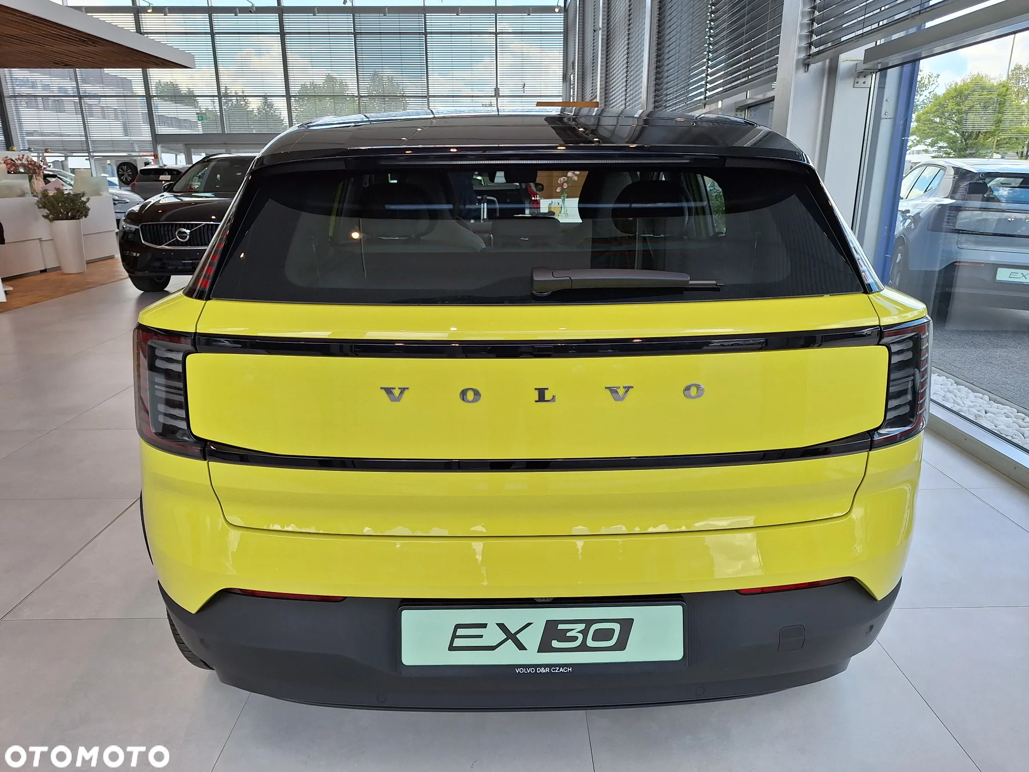 Volvo EX30 69kWh Single Motor Long Range Plus - 6
