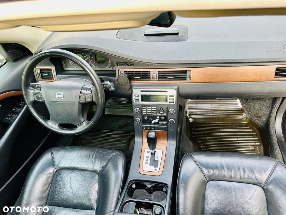 Volvo V70 D5 Summum - 15