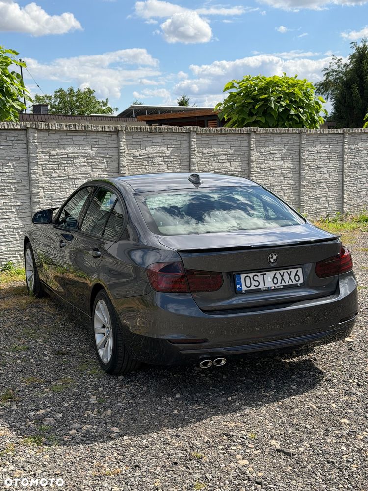 BMW Seria 3 320d - 5