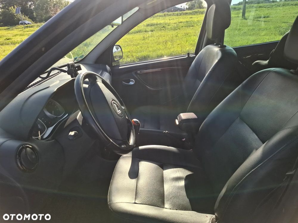 Dacia Duster 1.6 - 21
