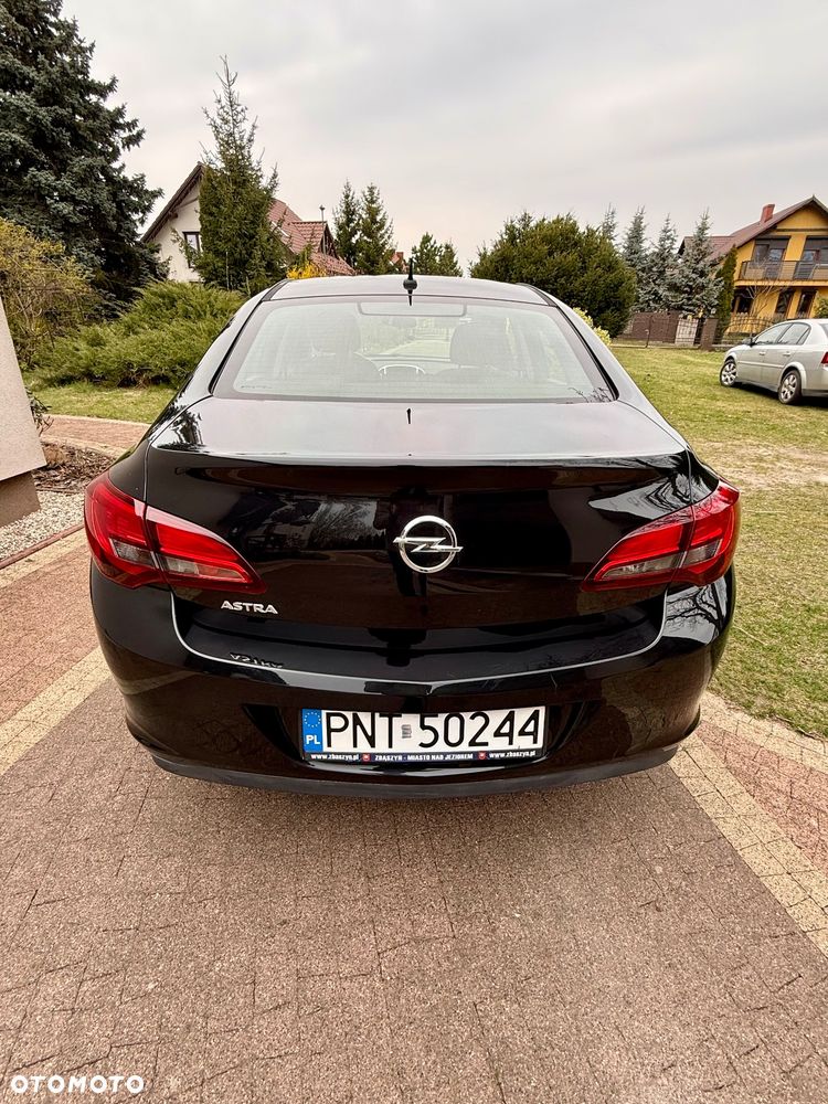 Opel Astra 1.6 Essentia - 9
