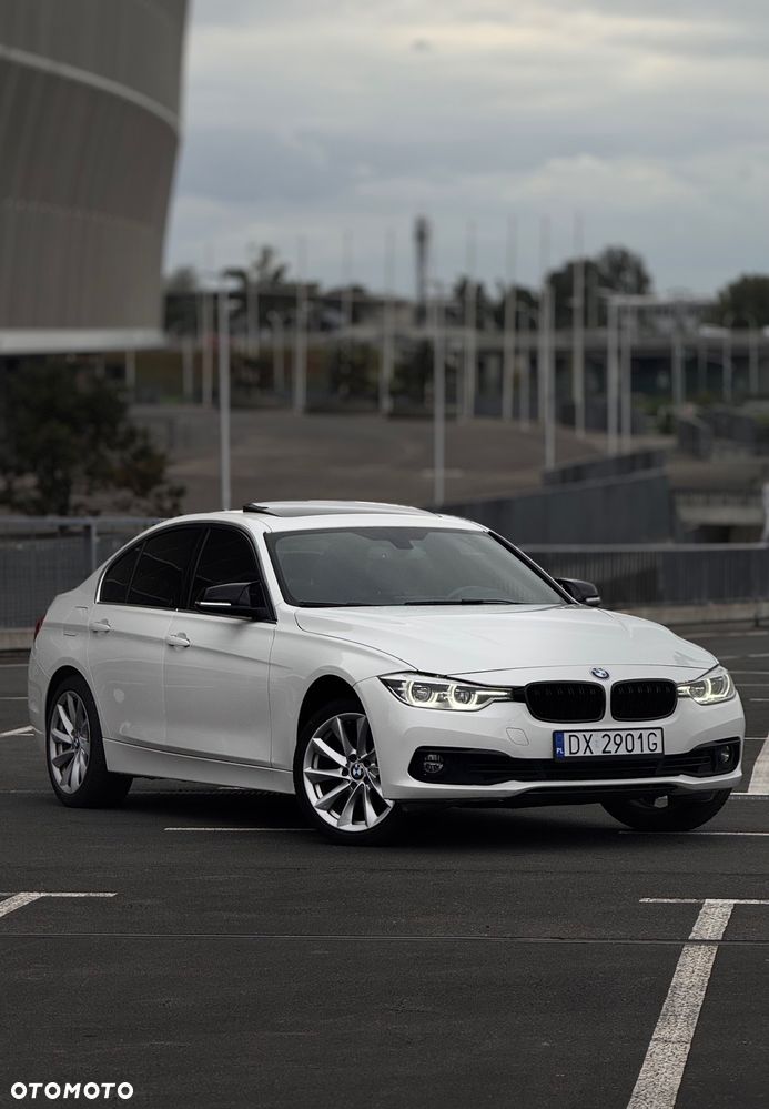 BMW Seria 3 330i - 1