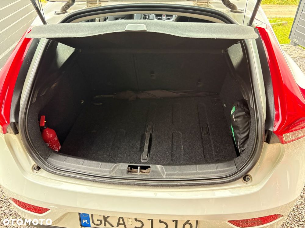 Volvo V40 - 18