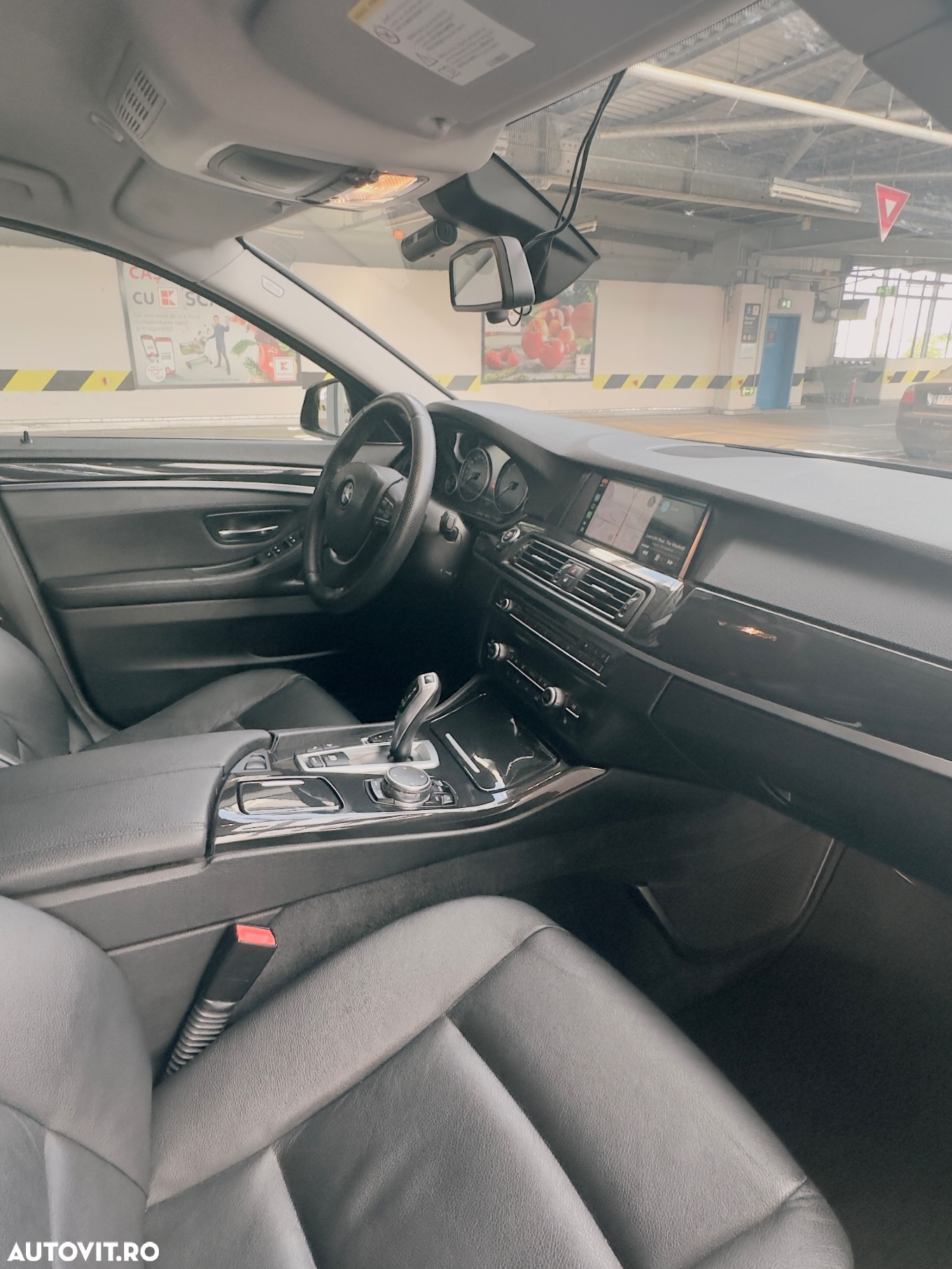 BMW Seria 5 525d xDrive Touring - 16