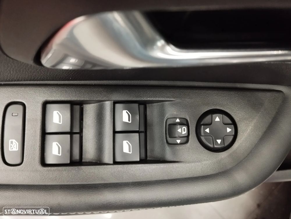 Peugeot 208 1.2 PureTech Allure Pack EAT8 - 17