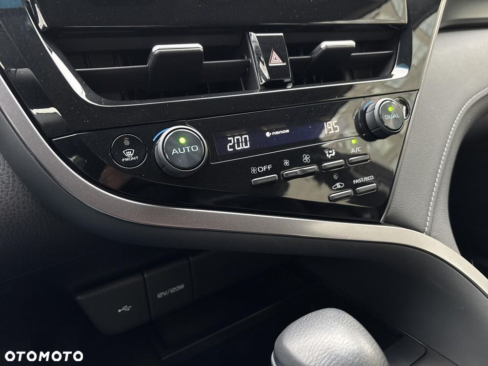 Toyota Camry 2.5 Hybrid Comfort CVT - 29