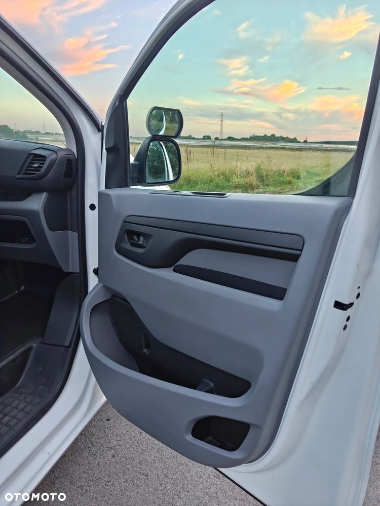 Opel Vivaro - 25
