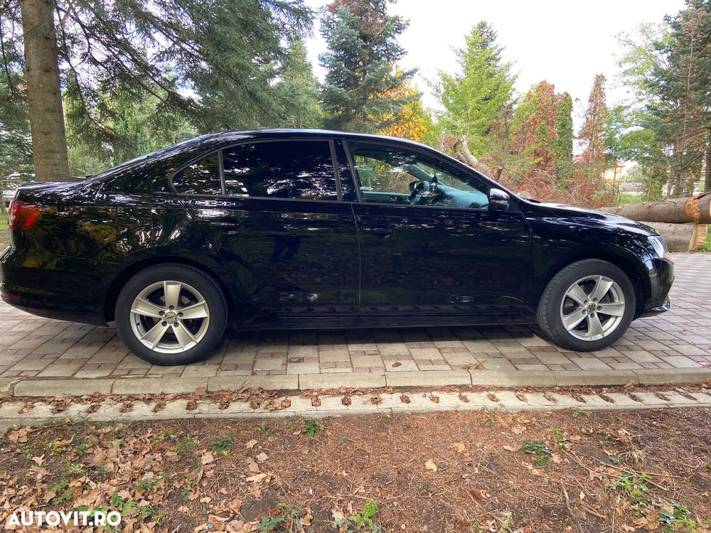 Volkswagen Jetta 1.2 TSI Trendline - 6