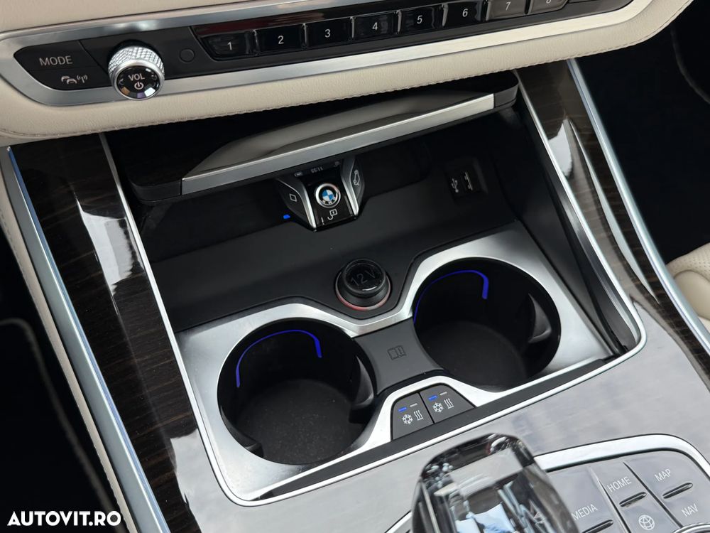 BMW X5 xDrive45e - 28