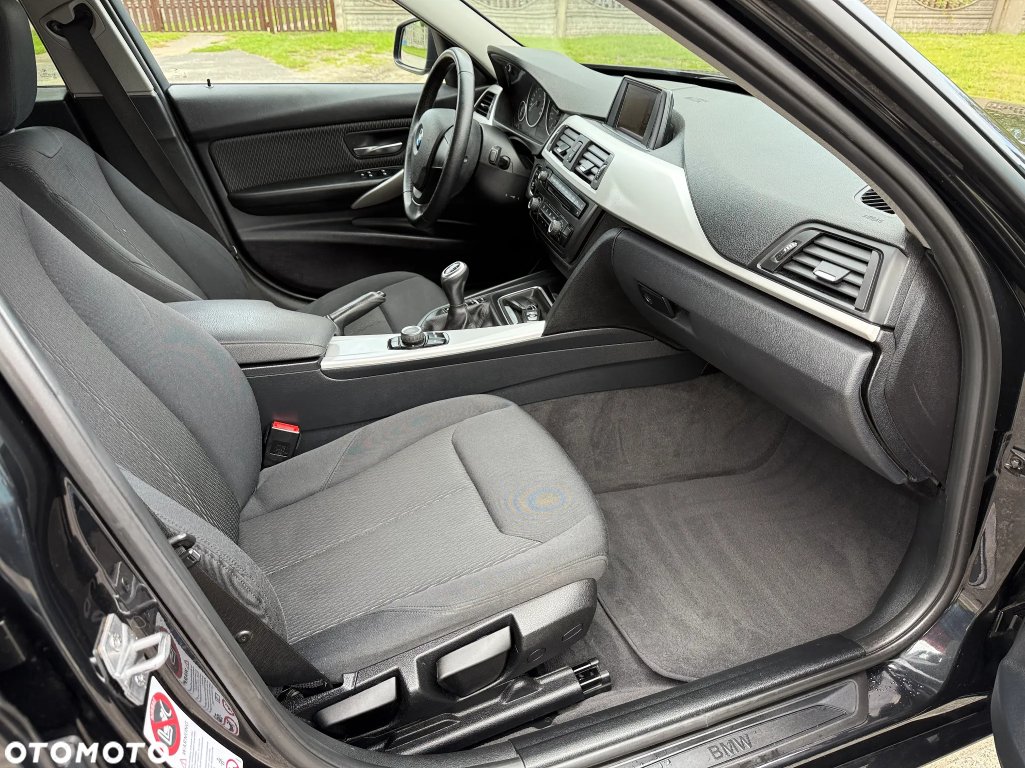 BMW Seria 3 316i - 15