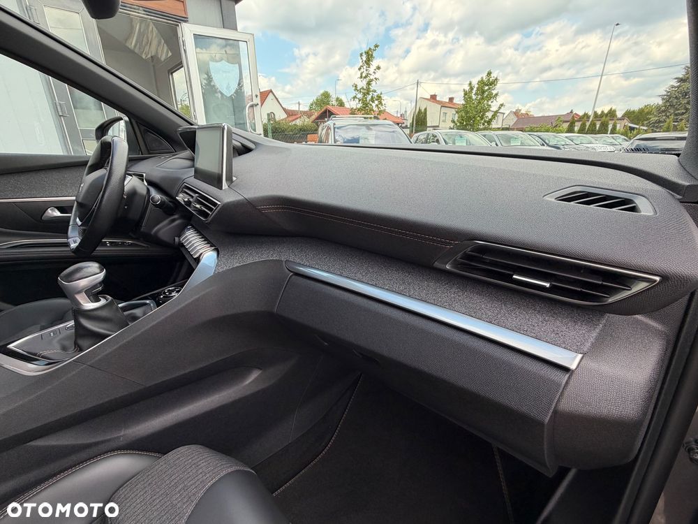 Peugeot 5008 - 8