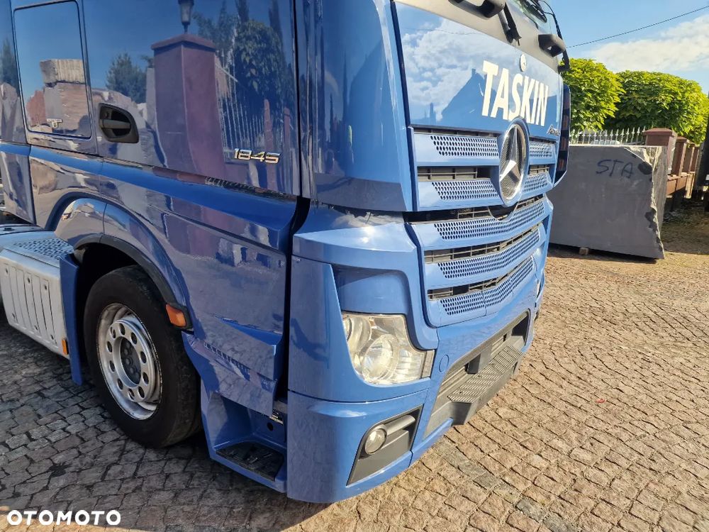 Mercedes-Benz ACTROS - 12