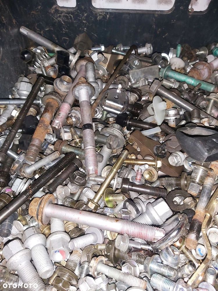 Śruby nakrętki wkręty Samochodowe Japonia MIX Toyota Honda Nissan Mazda 1KG - 4